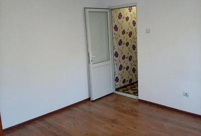 Apartament cu 3 camere semidecomandat în Neptun - 2