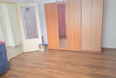 Apartament cu 3 camere semidecomandat în Nord-Est - 1
