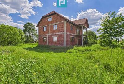 Casă cu 5 camere cu Teren 957 Mp în Beliu - 16