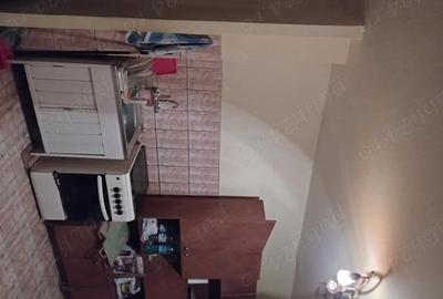 Apartament cu 3 camere semidecomandat în Central - 3