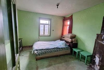 Casă cu 5 camere cu Teren 1638 Mp în Tufești - 3