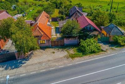 Casă cu Teren 1100 Mp în Feldioara - 1