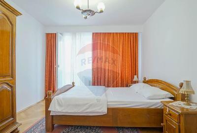Apartament cu 2 camere semidecomandat în 15 Noiembrie