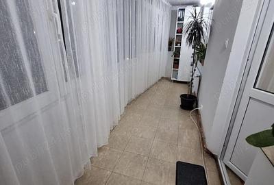 Apartament cu 3 camere decomandat în Ostroveni - 4