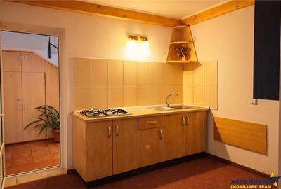 Casă cu 8 camere cu Teren 685 Mp în Exterior Est - 17