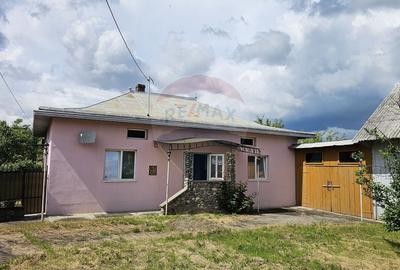 Casă  cu 3 camere, teren intravilan de 1300mp în Ipotești Tișăuți, SV - 2