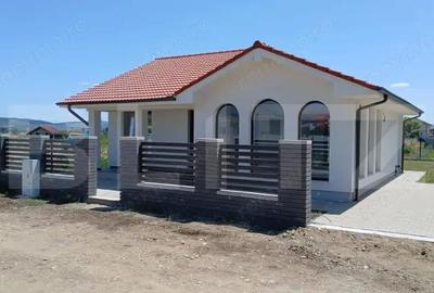 Casă cu 3 camere cu Teren 365 Mp în Micești - 9