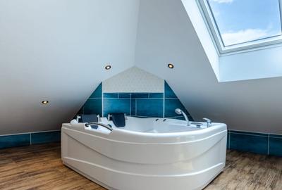 Apartament cu 7 camere decomandat în Florești - 19