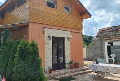 Casă cu 4 camere în Sâmboleni - 5