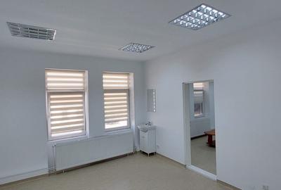 Caransebes - Sp. Birouri cu 7 camere - S:180mp - 5