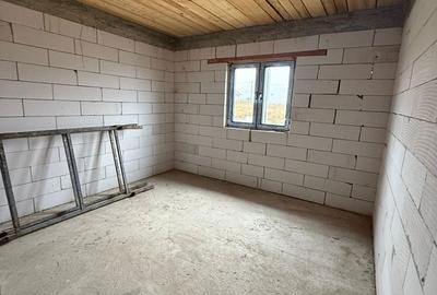 Casă cu 4 camere în Frumușeni - 1