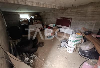 Casa 5 camere 3 bai - pivnita - terasa - 2 porti de acces COMISION 0 Casa 5 camere 3 bai - pivnita - terasa - 2 porti de acces COMISION 0 - 10