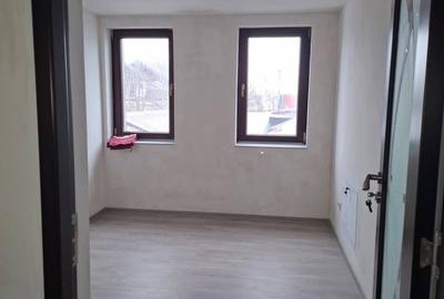 Casă cu 4 camere în Central - 19