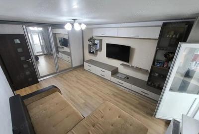 Apartament cu 3 camere decomandat în Rovine - 8