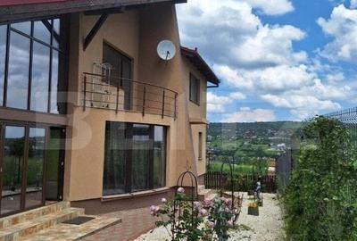 Casa individuala la cheie,160 mp utili, 2500 mp teren, zona linistita - 1