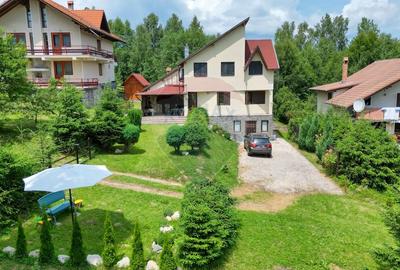 Casa / Vila  de vacanta ideala in satul Drumul Carului, zona Moieciu - 1