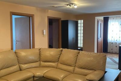 Apartament cu 3 camere decomandat în 1 Mai - 5