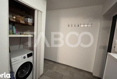Apartament cu 3 camere semidecomandat, mobilat în Mihai Viteazul