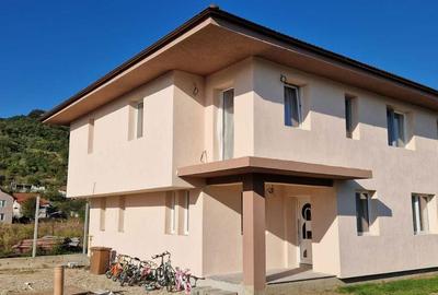 Casă cu 4 camere în Central - 4