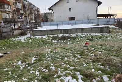 Teren de 429 mp, în Războieni