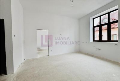Apartament cu 3 camere semidecomandat în Central - 1
