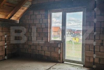 Casa la rosu de vanzare in Vulcan - Brasov - 5