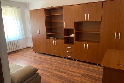 Apartament cu 2 camere decomandat în Nufărul - 3