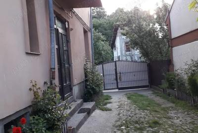 De vanzare vila S+P+1 ( 2 apartamente tip duplex) 7camere, 2 bai. - 2