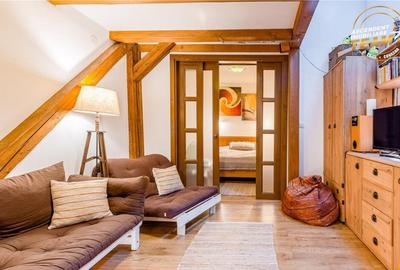 TUR LIVE! Apartament in vila, compozitie particulara, Ultrac