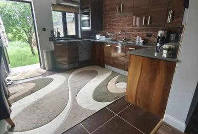 Casă cu 4 camere cu Teren 2600 Mp în Horodnic - 9