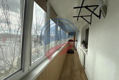 Apartament cu 4 camere decomandat în 1 Mai - 2