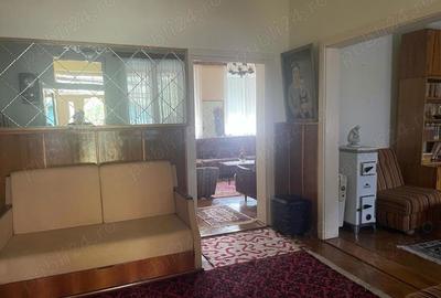 Casă cu 3 camere cu Teren 277 Mp în Sărmașu - 2