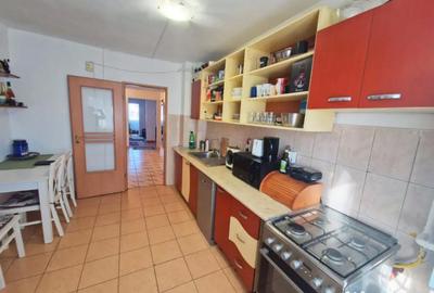 Apartament cu 4 camere decomandat în Central - 4