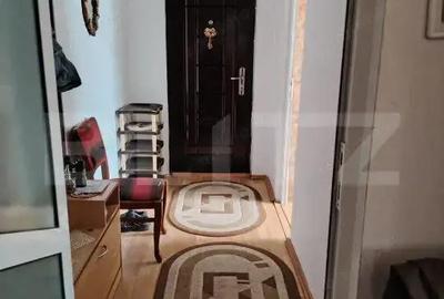 Apartament cu 2 camere semidecomandat, mobilat în Micro 4 - 5