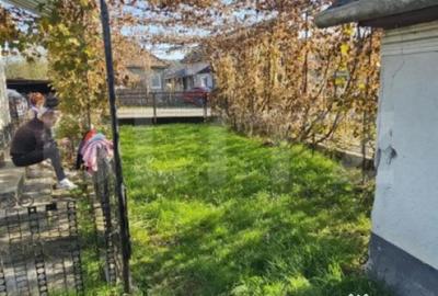 Casă cu 2 camere cu Teren 698 Mp în Central