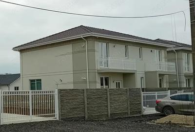 Casă cu 4 camere în Central - 1