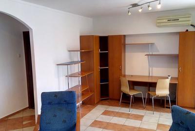 Apartament cu 3 camere decomandat, mobilat în Doamna Ghica