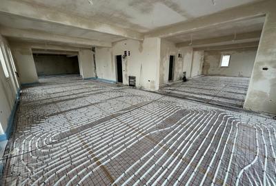 Spatiu comercial NOU, vitrat cu vad la strada principala D-na Stanca - 10