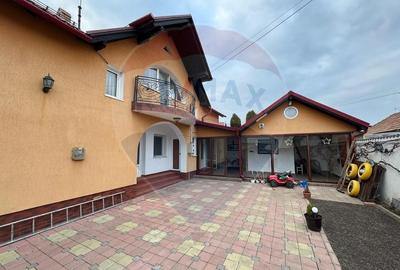 Casă cu 8 camere cu Teren 300 Mp în Central - 3