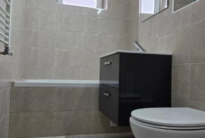 De vanzare apartament 3 camere - 1