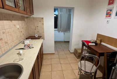 Apartament cu 2 camere decomandat, etajul 2/4, zona Nicolina - 3