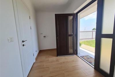 In stil mediteranean, curte proprie, 4 camere, terasa, pod mansardabil, Harman, - 25