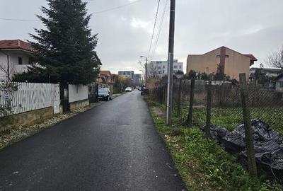 Teren de 653 mp, în Topraisar - 1