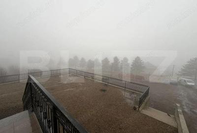 Casă cu 7 camere cu Teren 1800 Mp în Central - 2