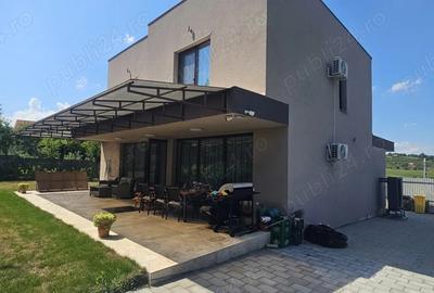 Casă cu 4 camere cu Teren 459 Mp în Central