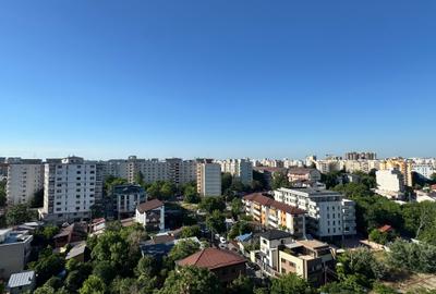 Apartament cu 4 camere decomandat în Mihai Bravu