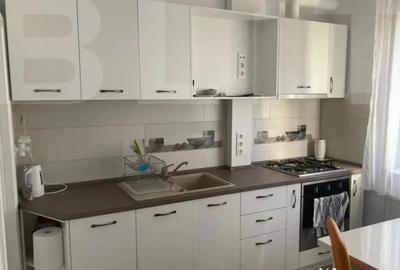 Casă cu 7 camere cu Teren 650 Mp în Central