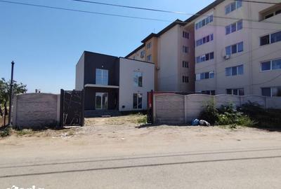 Casă cu 5 camere cu Teren 500 Mp în Central