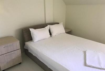 Apartament cu 3 camere semidecomandat, mobilat în Zorilor