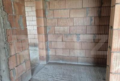 Casa in rosu cu 1500 mp teren - 12